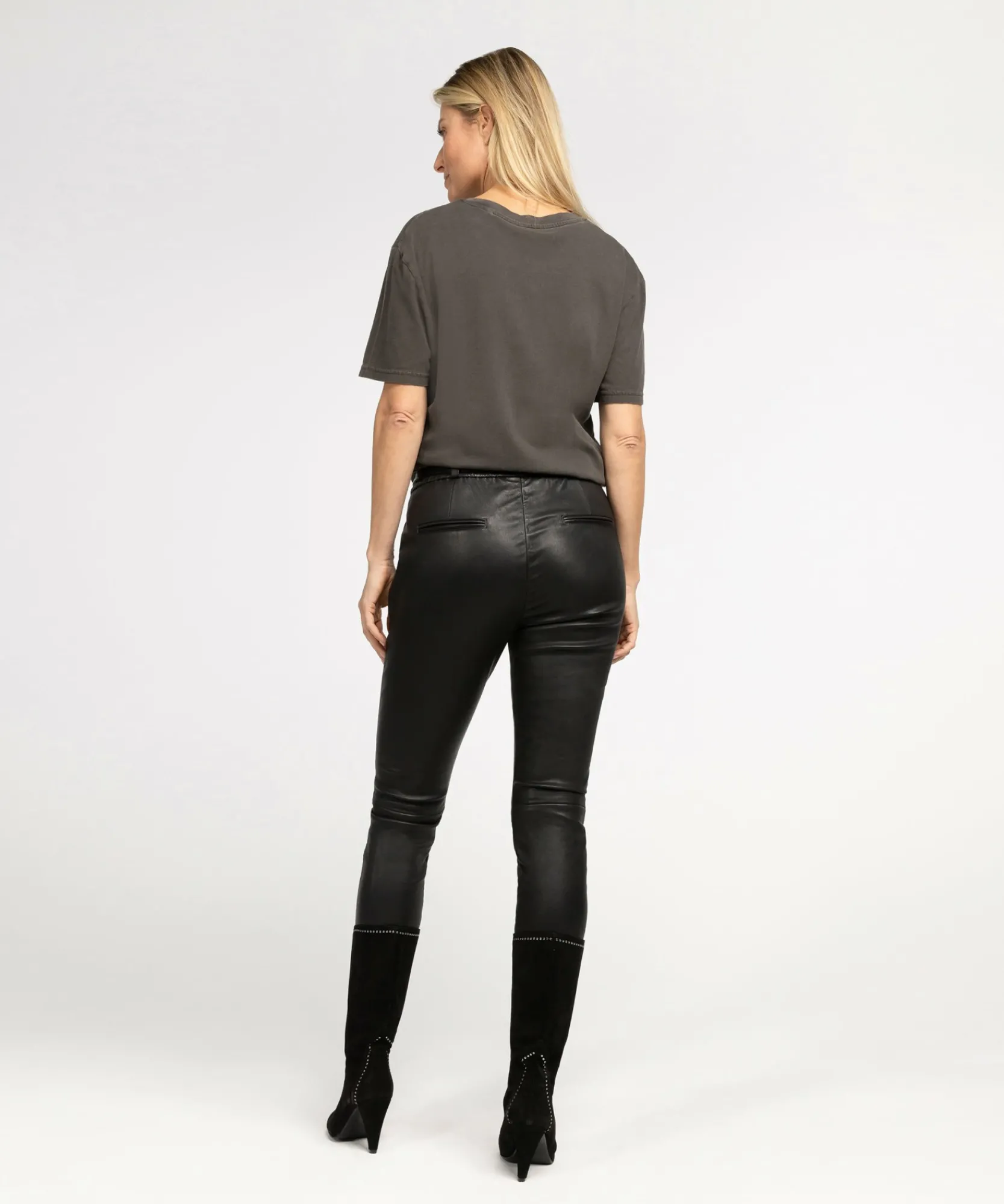 Tee Attitude Vintage Black With White-IBANA New