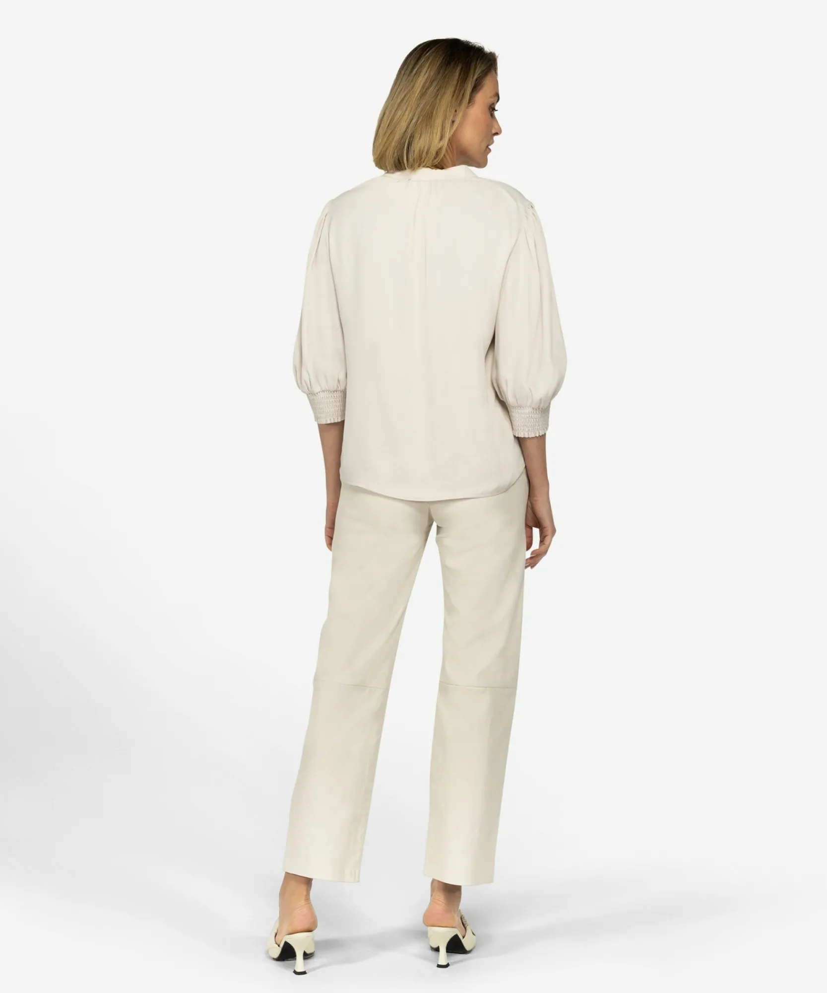 Tracer Antique White-IBANA Clearance