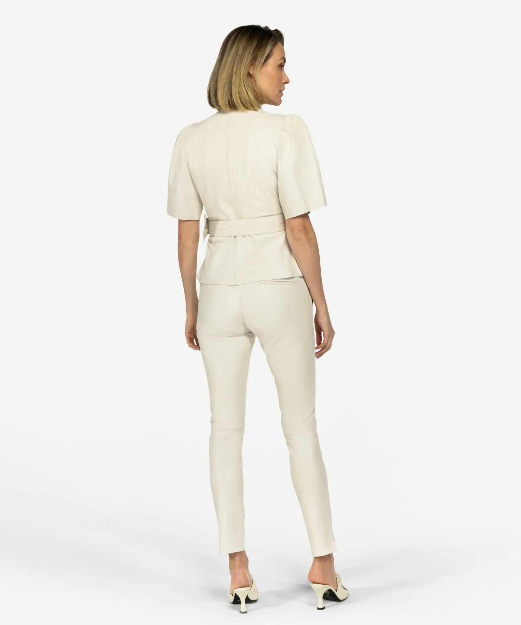 Tylien Antique White-IBANA Sale